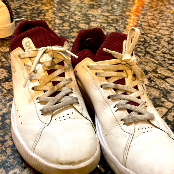 On Running Mens Trainers The Roger Advantage Casual Lace-Up Maroon / White - Picture 4 of 5